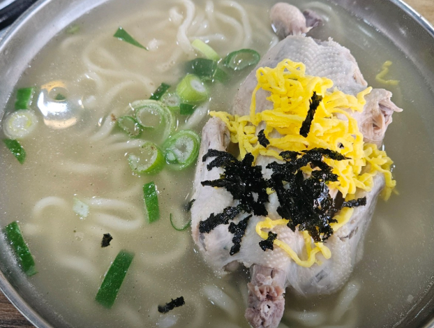 전주 닭한마리 칼국수 1