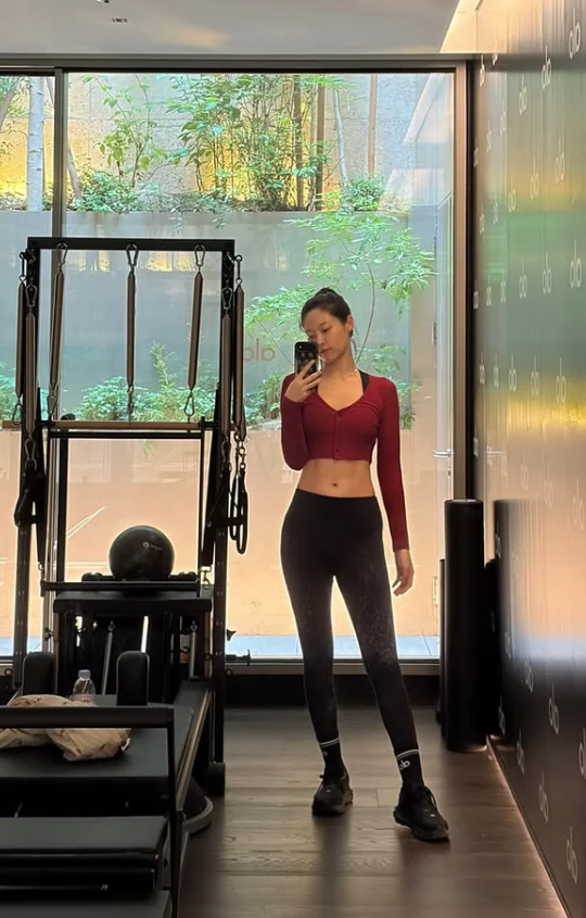 설현 복근 1